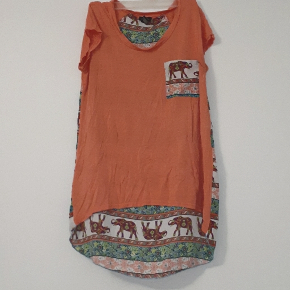 Rue21 medium High-low top elephant artwork